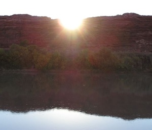 sunrise 2 -- photo by Sienna, Green River, 27 September 2004